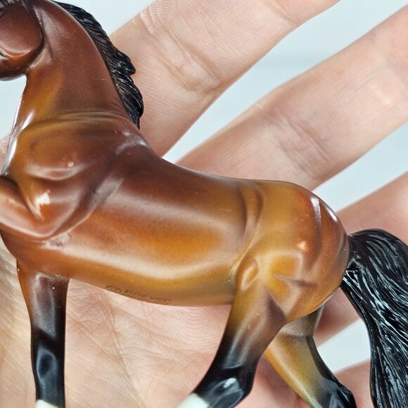 Breyer Stablemate Tennessee Walking Horse Bay Four Socks #5906 BODY - Picture 10 of 11